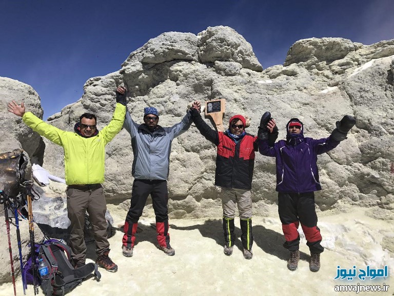 گزارش تصویری: صعود کوهنوردان کنگانی به قله دماوند