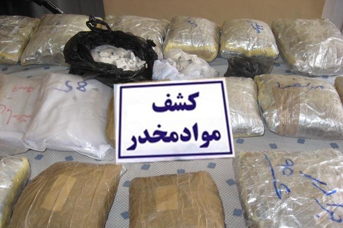 کشف ۲ کیلوگرم مواد مخدر از تبعه افغان در کنگان